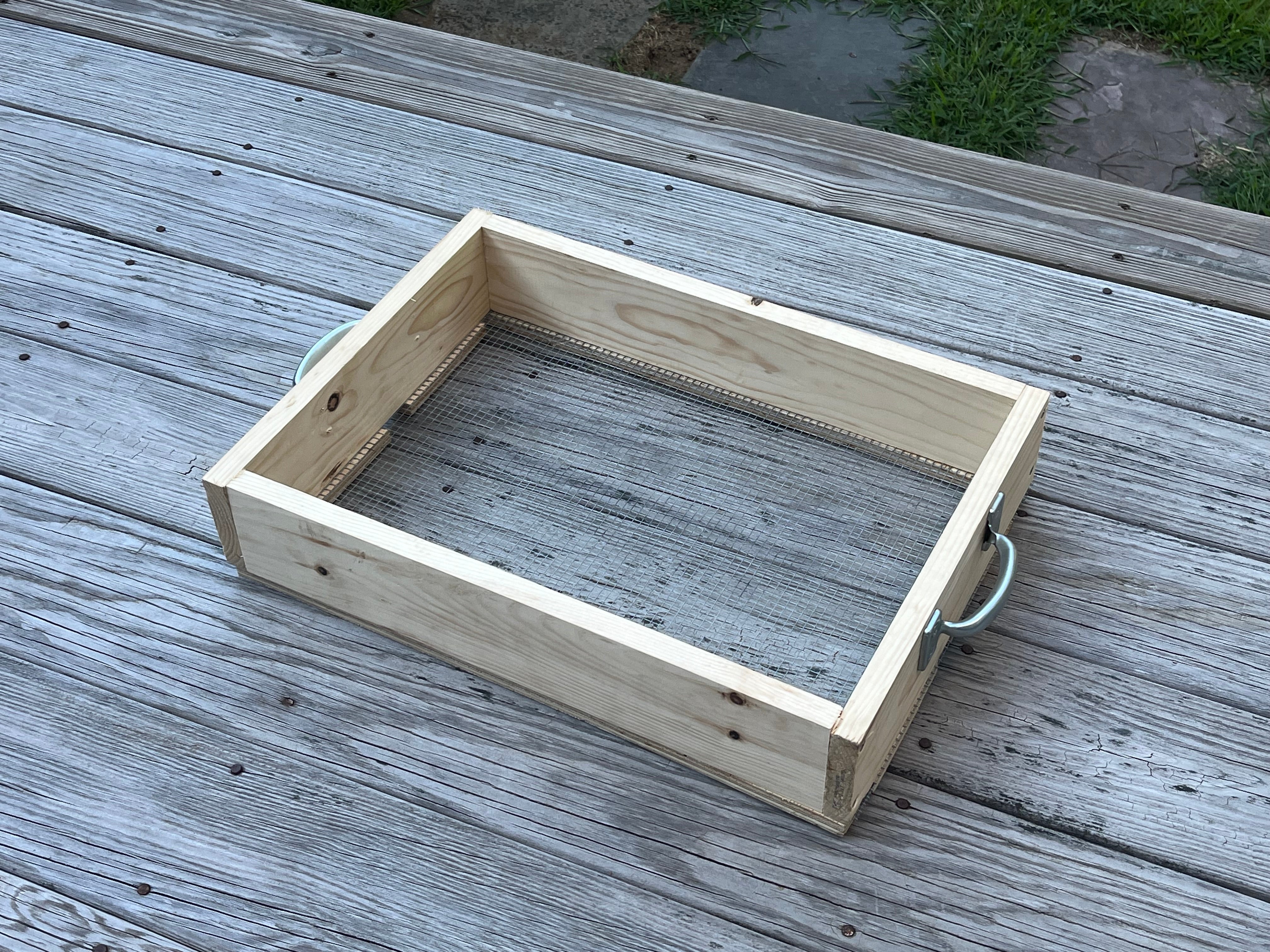 Hand Racked Screen 18 inch by 14 inch Hand Screen – Archeoscreens
